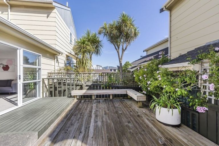 Photo of property in 5a Duke Street, Mount Victoria, Wellington, 6011