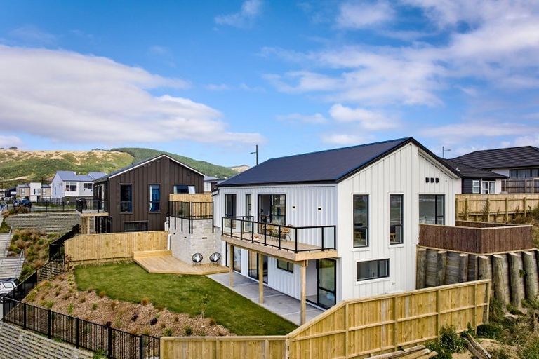 Photo of property in 38 Hokioi Drive, Kenepuru, Porirua, 5022