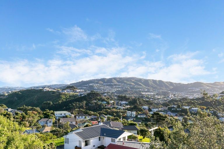 Photo of property in 87 Black Rock Road, Newlands, Wellington, 6037