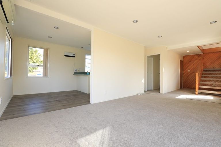 Photo of property in 8 Lisa Rise, Half Moon Bay, Auckland, 2012
