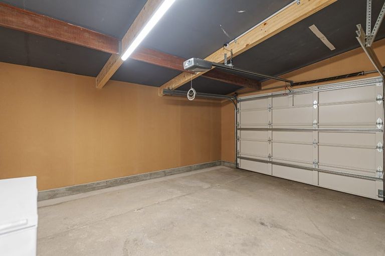 Photo of property in 205 Mount Pleasant Road, Mount Pleasant, Christchurch, 8081