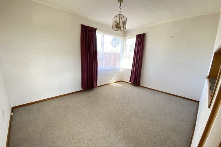 Photo of property in 60 Casuarina Road, Half Moon Bay, Auckland, 2012