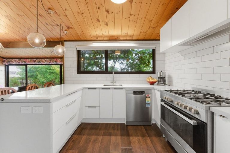 Photo of property in 10a Virginia Place, Whalers Gate, New Plymouth, 4310