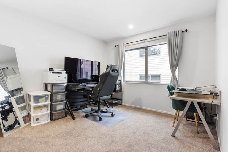 Photo of property in 71 Hebron Road, Waiake, Auckland, 0630