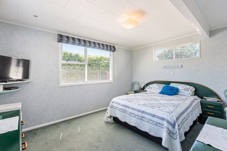 Photo of property in 5 Eruini Street, Waikanae Beach, Waikanae, 5036