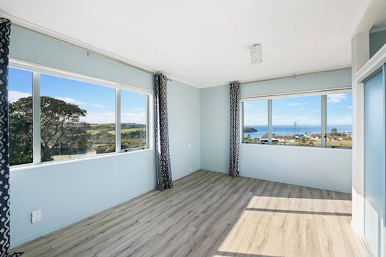 Photo of property in 1415 Whangaparaoa Road, Army Bay, Whangaparaoa, 0930