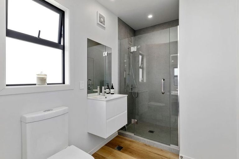 Photo of property in 8/489 Riverside Drive, Fairfield, Lower Hutt, 5011