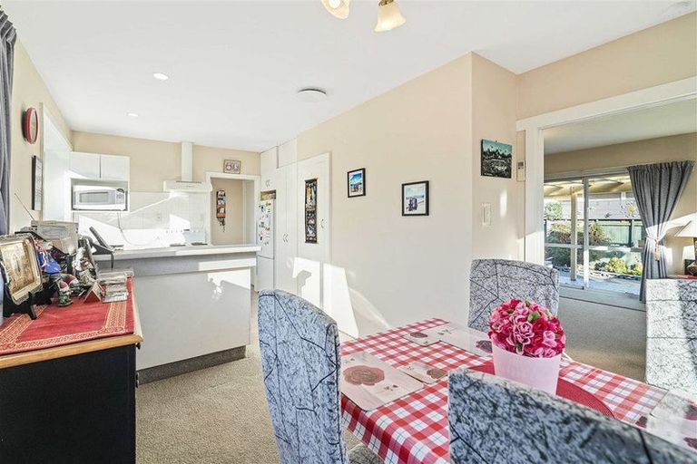 Photo of property in 22 Kathleen Crescent, Hornby, Christchurch, 8042