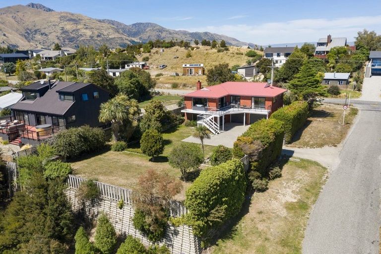 Photo of property in 212 Lakeview Terrace, Lake Hawea, Wanaka, 9382