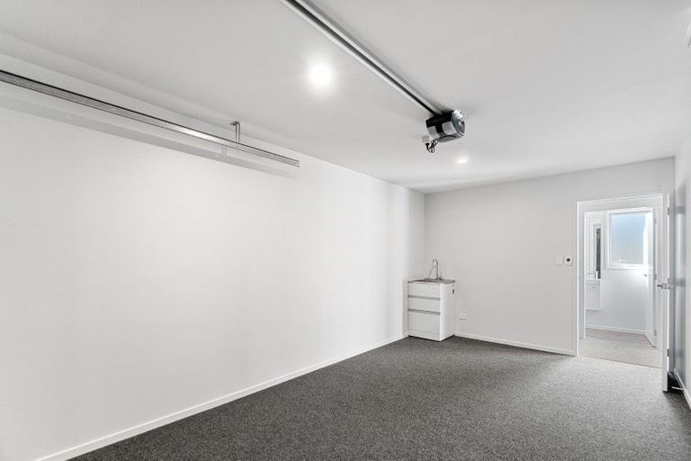 Photo of property in 5 Selkirk Lane, Hamilton Lake, Hamilton, 3204