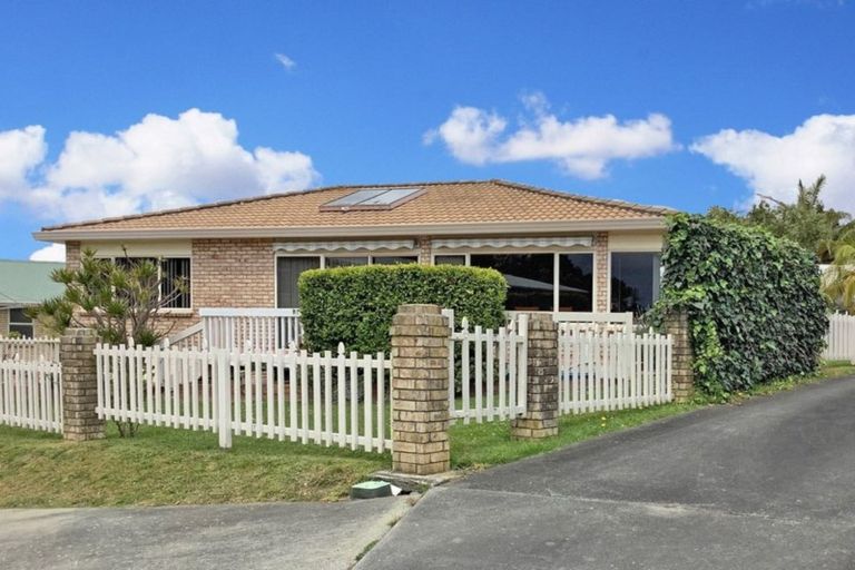 Photo of property in 20 Pohutukawa Drive, Cable Bay, 0420