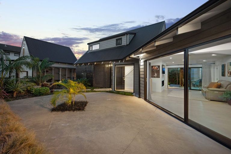 Photo of property in 9 Quebec Road, Milford, Auckland, 0620