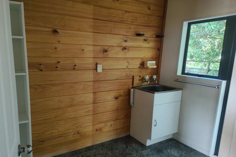 Photo of property in 94 Luckens Road, West Harbour, Auckland, 0618