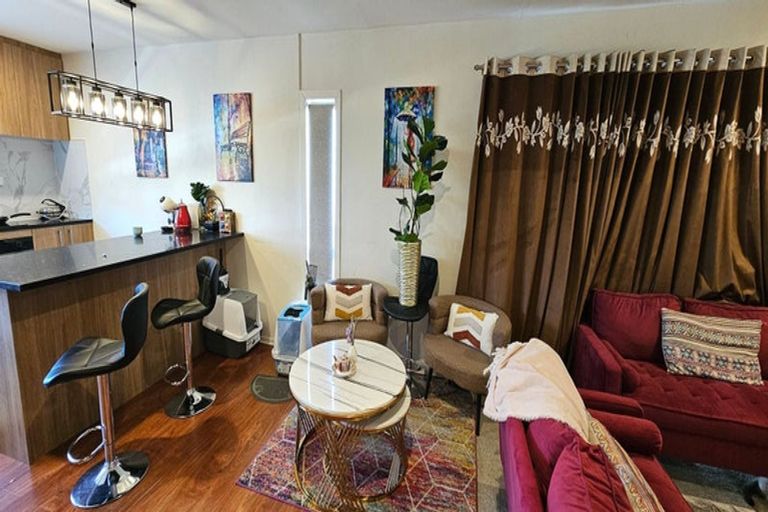 Photo of property in Krisley Court, 25/6 Ambrico Place, New Lynn, Auckland, 0600