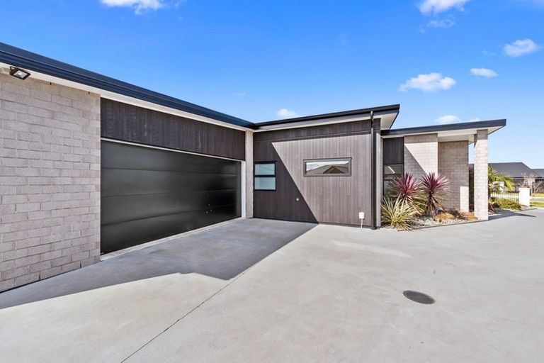 Photo of property in 20 Naeo Close, Papamoa Beach, Papamoa, 3118