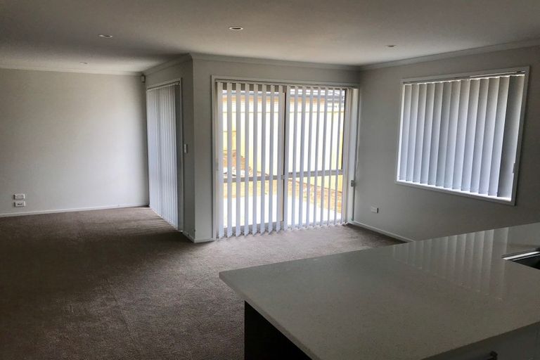 Photo of property in 15 Perla Road, Pukekohe, 2120