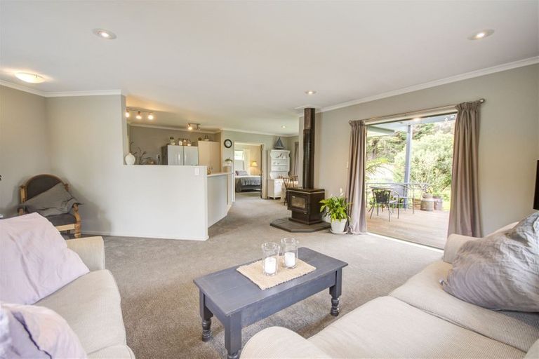 Photo of property in 7 Mckenzie Place, Waikuku Beach, 7402