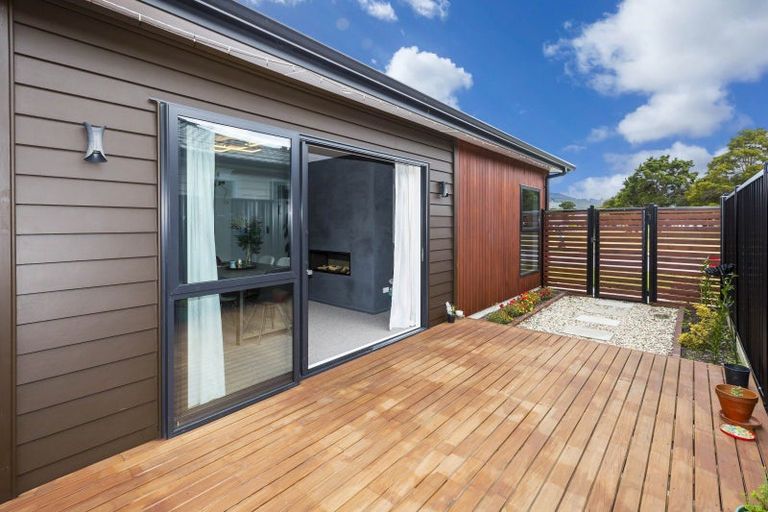 Photo of property in 11 Buddle Road, Wallaceville, Upper Hutt, 5018