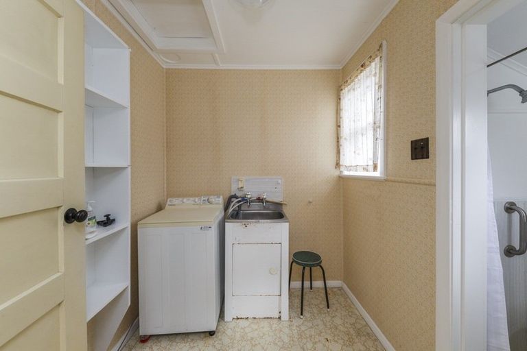 Photo of property in 42 Tweed Street, Roslyn, Palmerston North, 4414