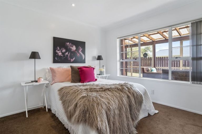 Photo of property in 121 Everglade Drive, Totara Heights, Auckland, 2105