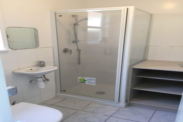 Photo of property in 2 Archbold Street, Newlands, Wellington, 6037