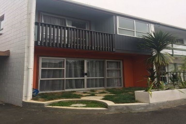 Photo of property in 2/5 Second Avenue, Avenues, Whangarei, 0110