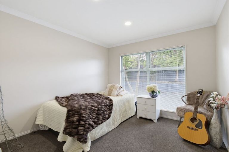 Photo of property in 6 Chadlington Avenue, Henderson, Auckland, 0612