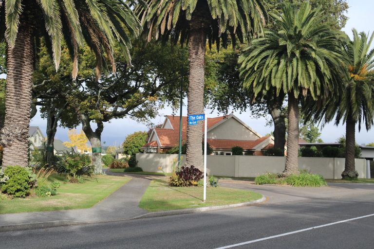 Photo of property in 4 The Oaks, Awapuni, Palmerston North, 4412