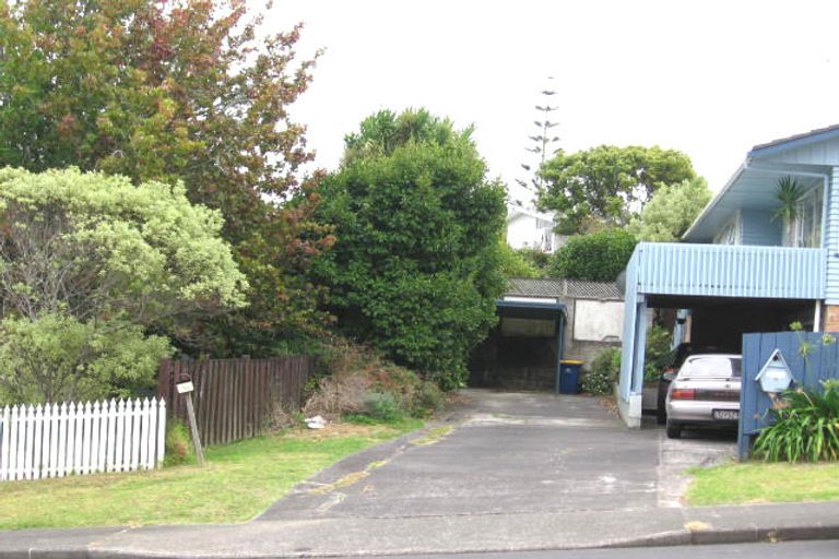 Photo of property in 1/20 Juniper Road, Sunnynook, Auckland, 0620