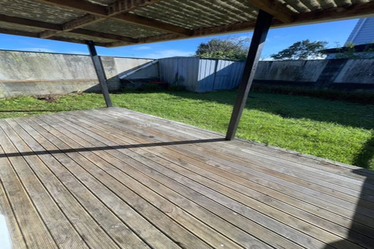 Photo of property in 1/52 Glen Road, Ranui, Auckland, 0612