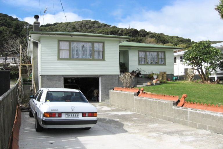 Photo of property in 10 Isabel Grove, Wainuiomata, Lower Hutt, 5014