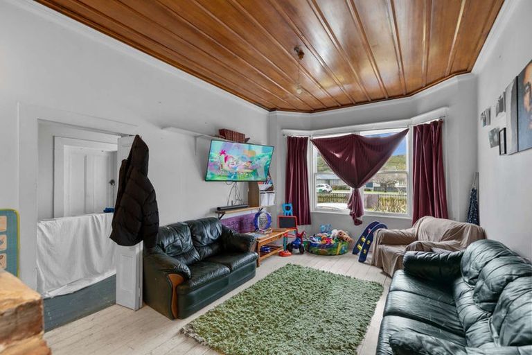 Photo of property in 13 Ongo Road, Hunterville, 4730