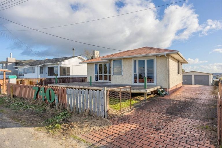 Photo of property in 740 East Coast Road, Pinehill, Auckland, 0632