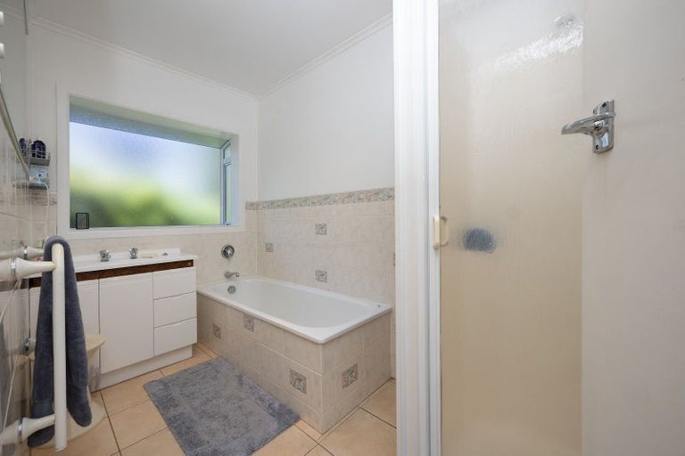 Photo of property in 27 Mason Street, New Lynn, Auckland, 0600