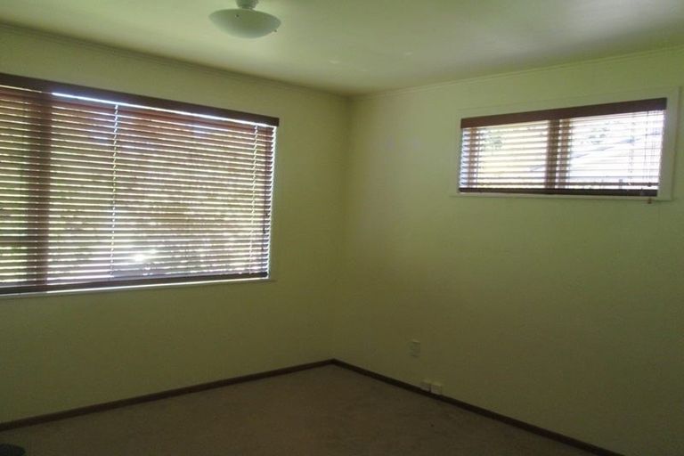 Photo of property in 21 Oruamo Place, Beach Haven, Auckland, 0626