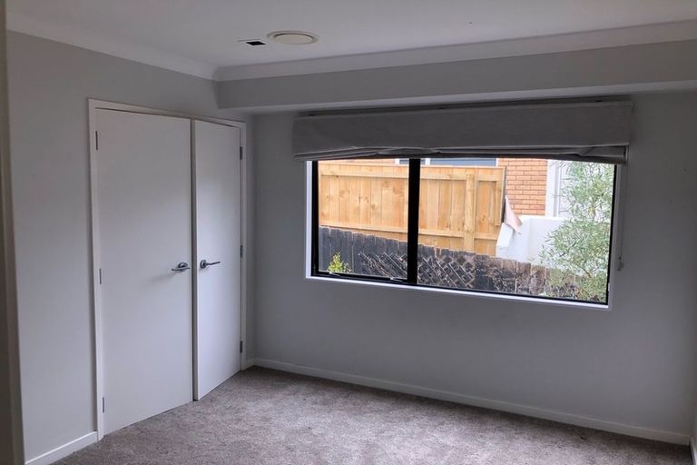 Photo of property in 54a Hattaway Avenue, Bucklands Beach, Auckland, 2012