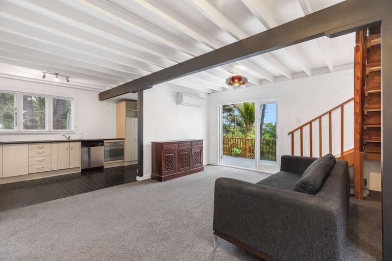 Photo of property in 33 Tainui Road, Titirangi, Auckland, 0604