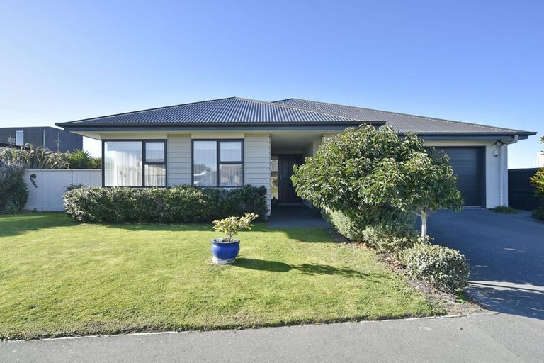 Photo of property in 90 Aston Drive, Waimairi Beach, Christchurch, 8083