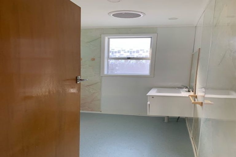 Photo of property in 41 Parrs Cross Road, Henderson, Auckland, 0612