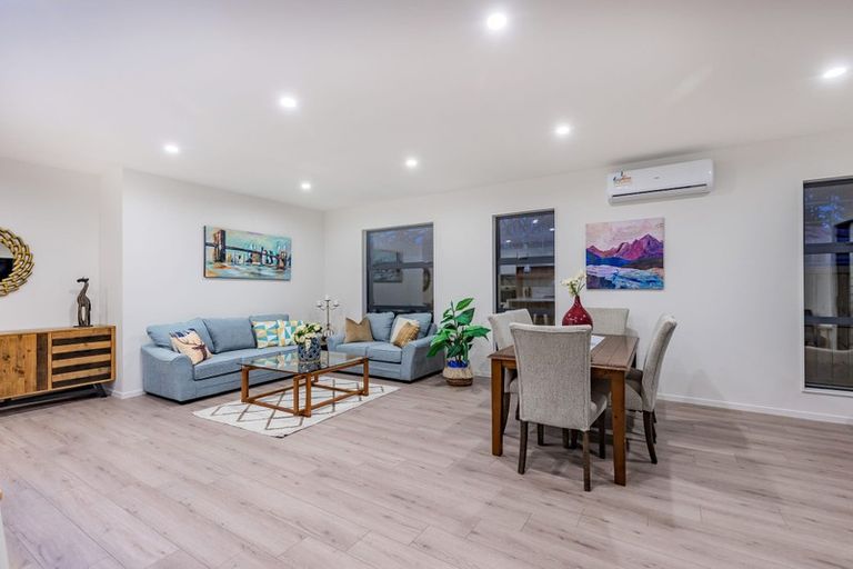 Photo of property in 20 Konoba Avenue, Kumeu, 0810