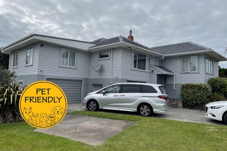 Photo of property in 41 Flanshaw Road, Te Atatu South, Auckland, 0610