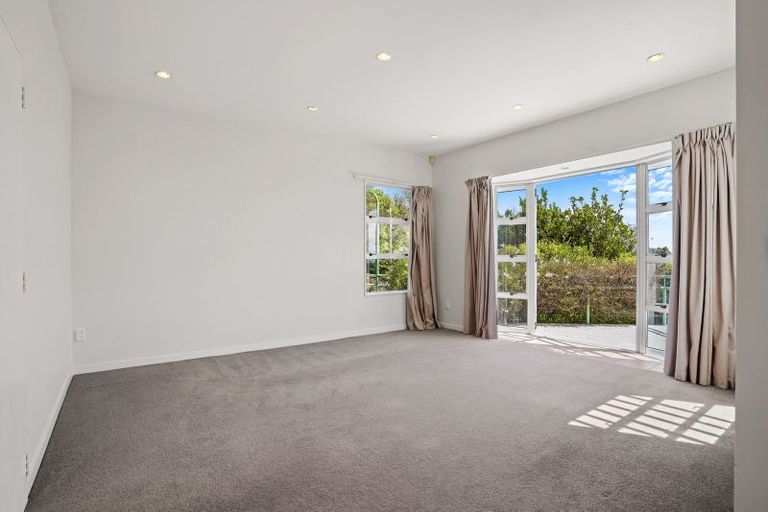 Photo of property in 2/5a Madeley Road, Mount Pleasant, Christchurch, 8081