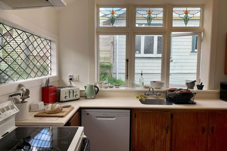 Photo of property in 29 Tirohanga Road, Tirohanga, Lower Hutt, 5010