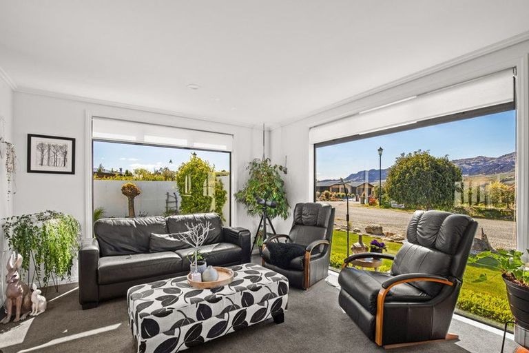 Photo of property in 25 Ethereal Crescent, Mount Pisa, Cromwell, 9383