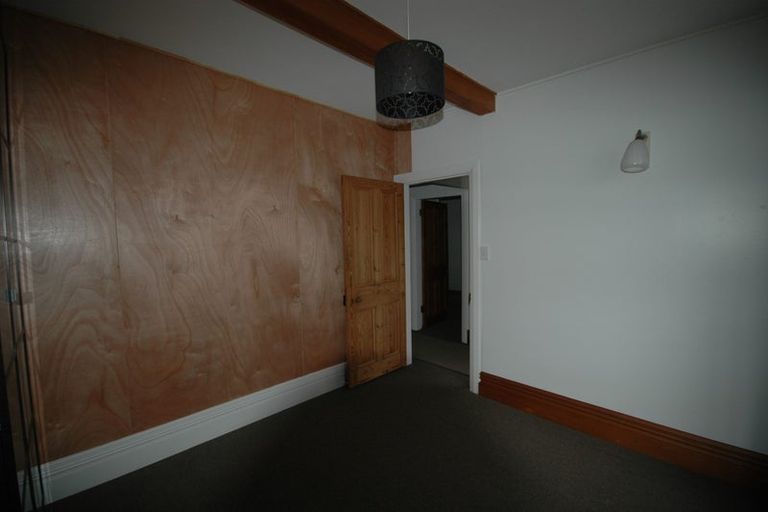 Photo of property in 66 Kelburn Parade, Kelburn, Wellington, 6012