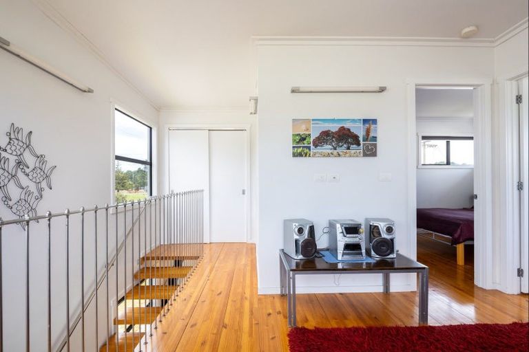 Photo of property in 102 Eighth Avenue, Urenui, 4377