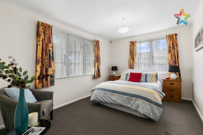 Photo of property in 32 Naenae Road, Naenae, Lower Hutt, 5011