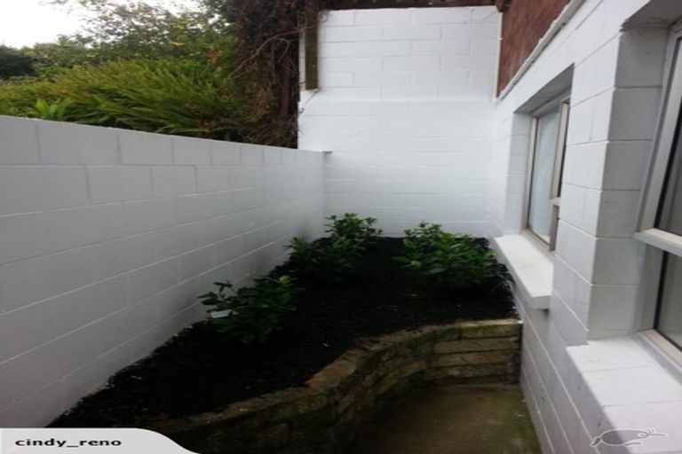 Photo of property in 2/7 Keldale Place, Forrest Hill, Auckland, 0620