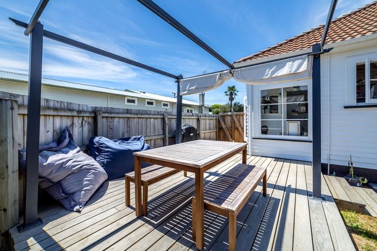 Photo of property in 28 Garrison Street, Carterton, 5713