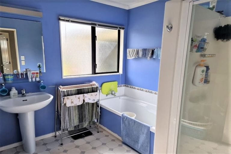 Photo of property in 16 Ormrod Grove, Riverstone Terraces, Upper Hutt, 5018